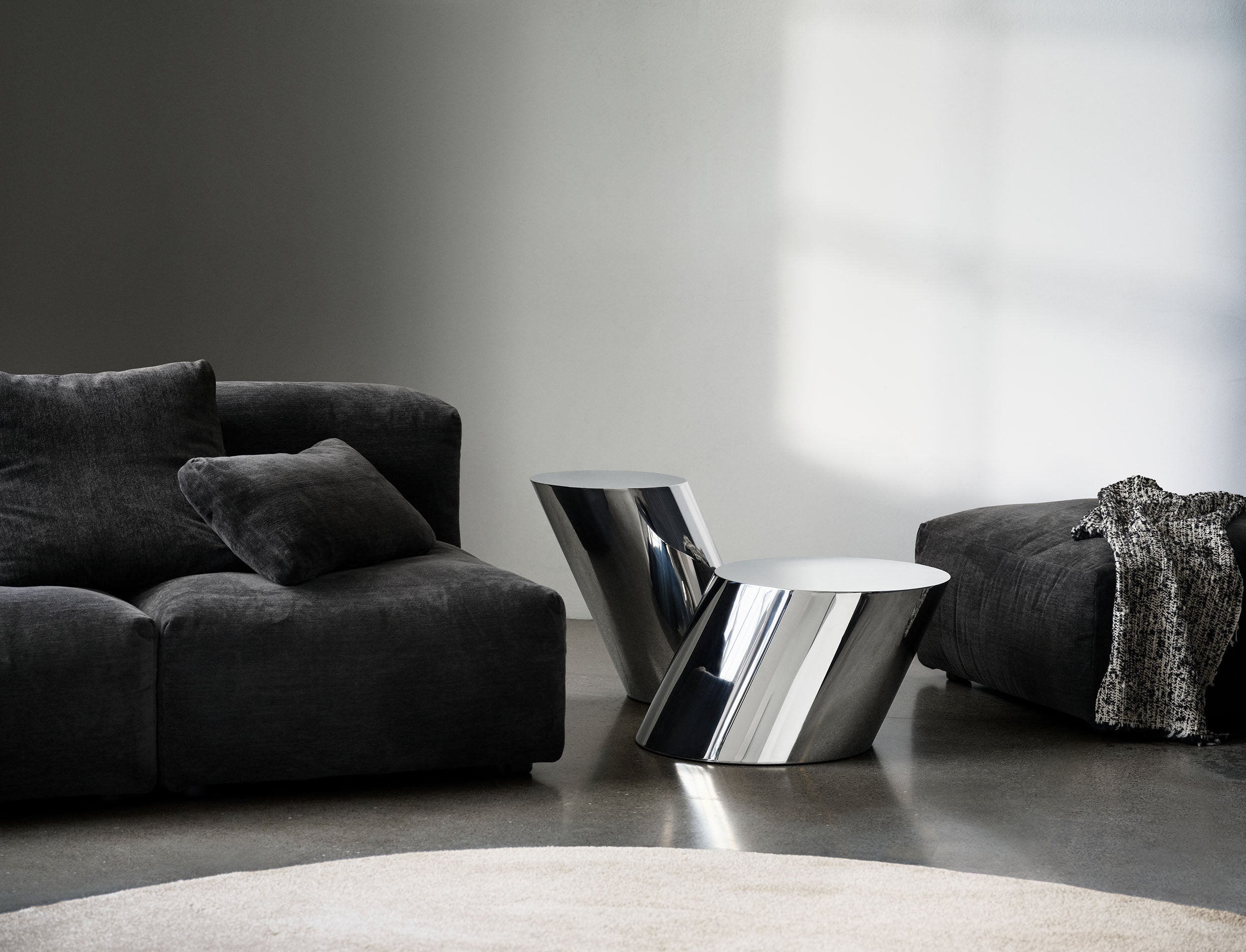 ＩＤＥEＳＴＩＬＴ　ＴＡＢＬＥ　１２００　ＧＲＥＥＮ　ＢＬＡＣＫ ☆【在庫限り】STILT TABLE 1200 Green Black｜これまでに販売した商品